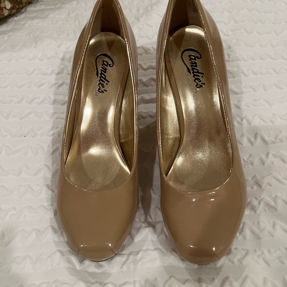 Candie's Beige Patent Heels - Picture 1 of 3